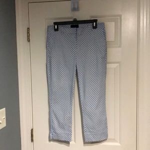 Lady’s stretch capris